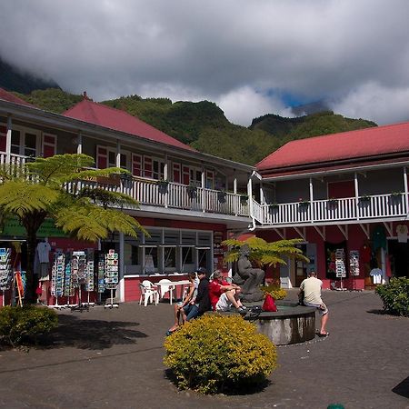 Gite Du Piton D Anchaing Hell-Bourg Bagian luar foto