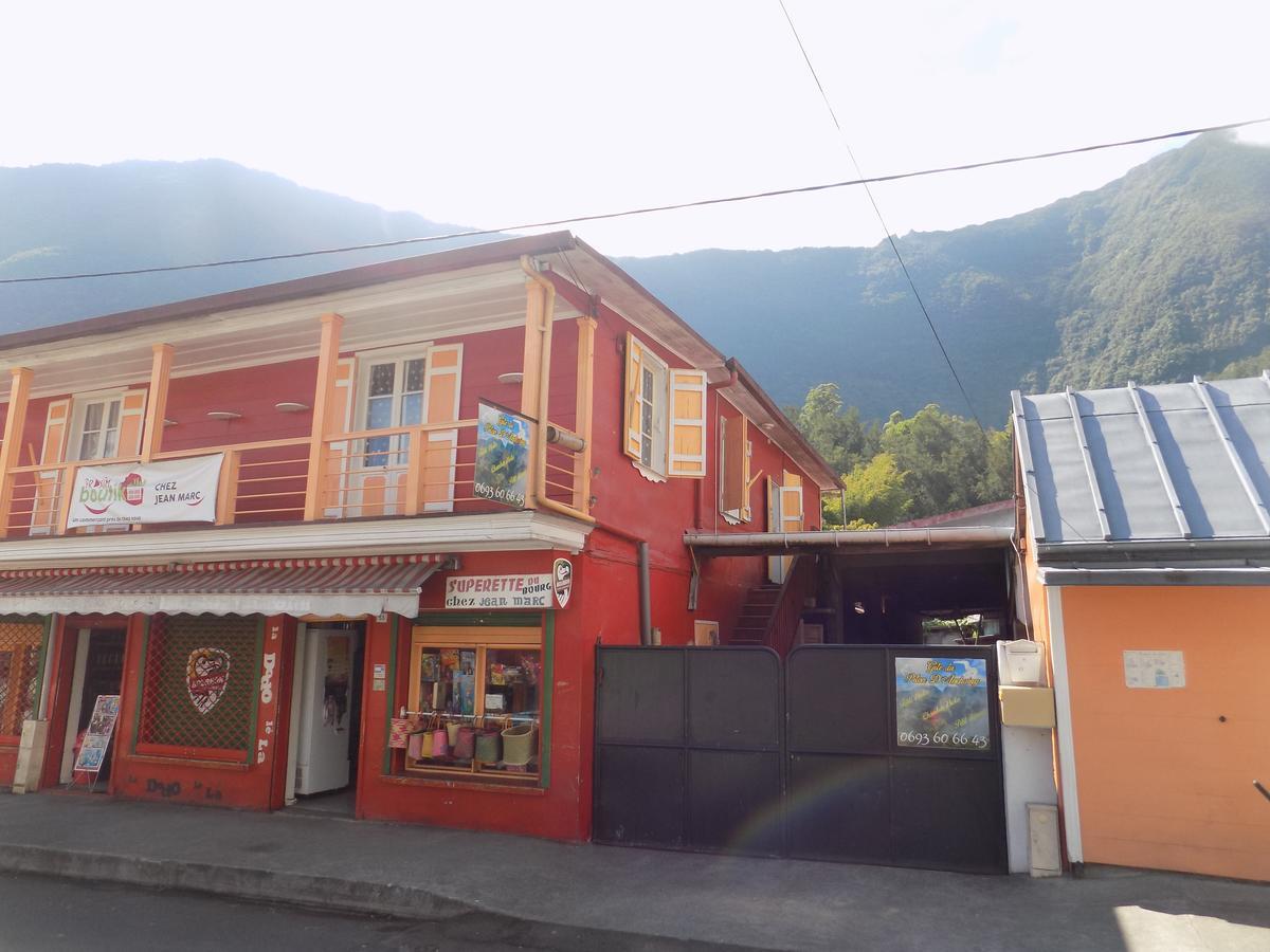 Gite Du Piton D Anchaing Hell-Bourg Bagian luar foto